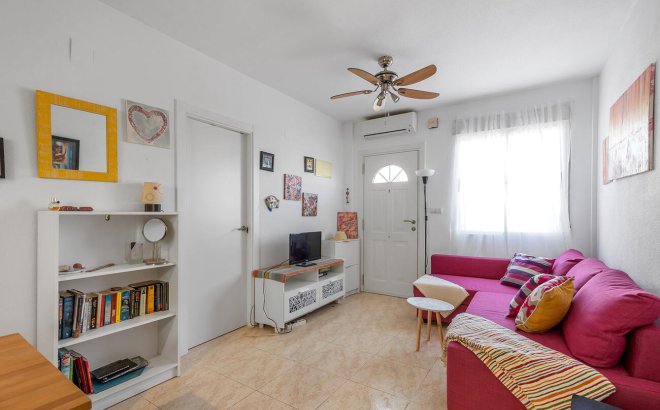 Resale - Bungalow -
Orihuela Costa