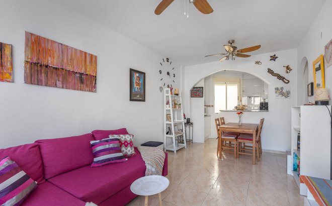 Resale - Bungalow -
Orihuela Costa