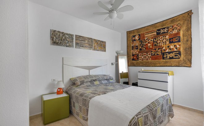 Resale - Bungalow -
Orihuela Costa