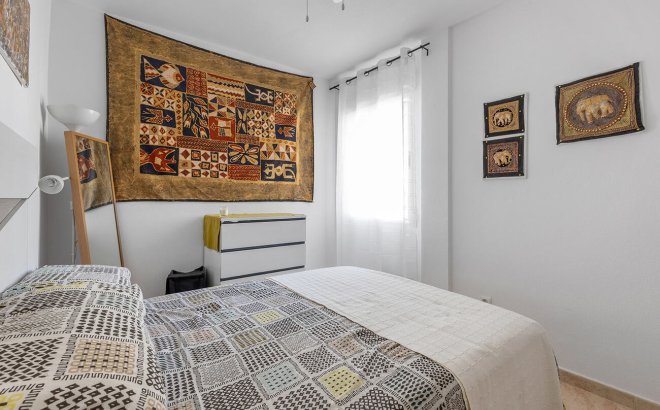 Resale - Bungalow -
Orihuela Costa