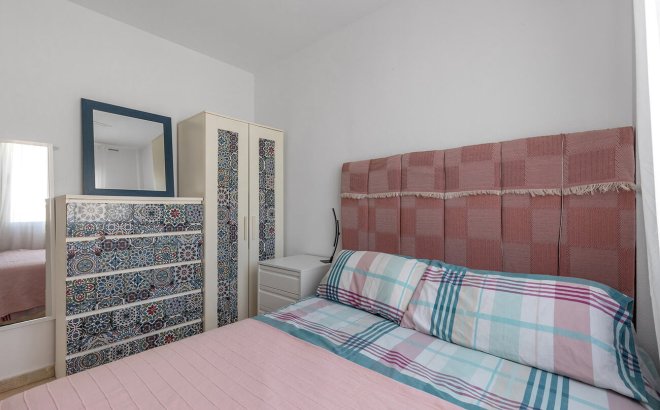 Resale - Bungalow -
Orihuela Costa