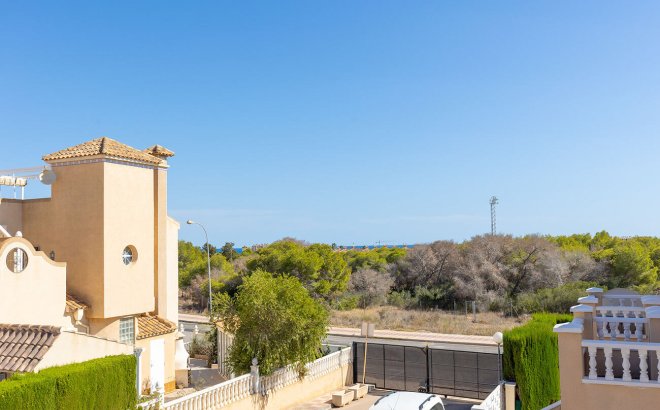 Resale - Bungalow -
Orihuela Costa