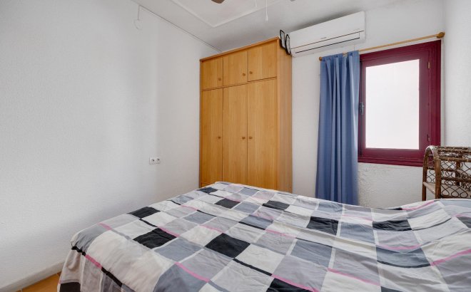 Resale - Bungalow -
Torrevieja - La Mata