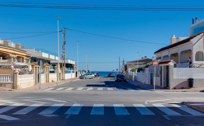 Resale - Bungalow -
Torrevieja - La Mata