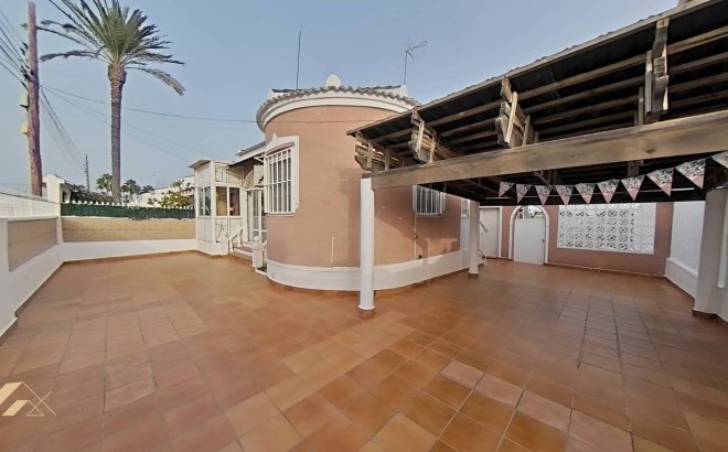 Resale - Villa -
Torrevieja - San Luis