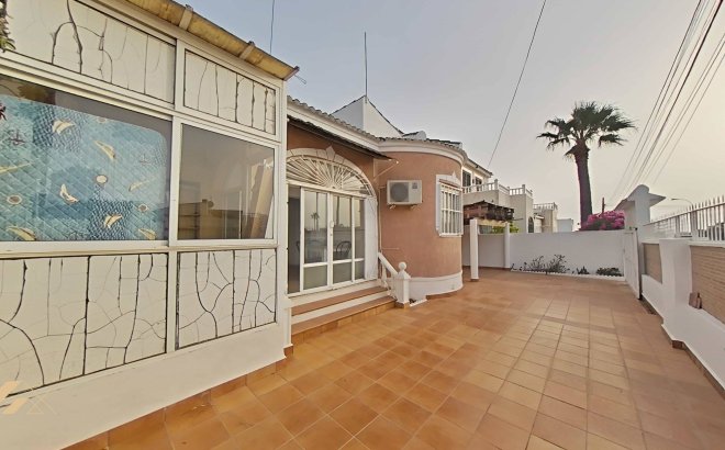 Resale - Villa -
Torrevieja - San Luis
