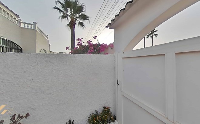 Resale - Villa -
Torrevieja - San Luis