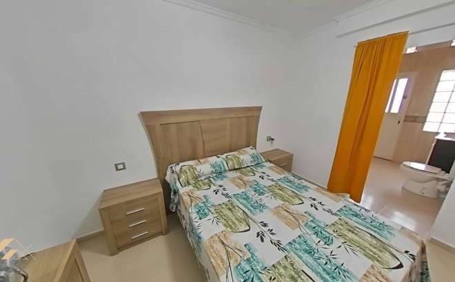 Resale - Villa -
Torrevieja - San Luis