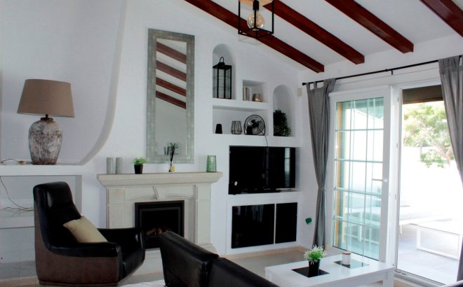 Resale - Villa -
Orihuela Costa - Costa Blanca