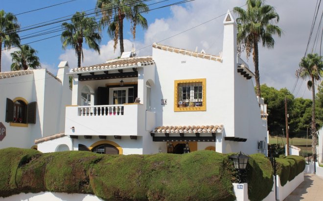 Resale - Villa -
Orihuela Costa - Costa Blanca
