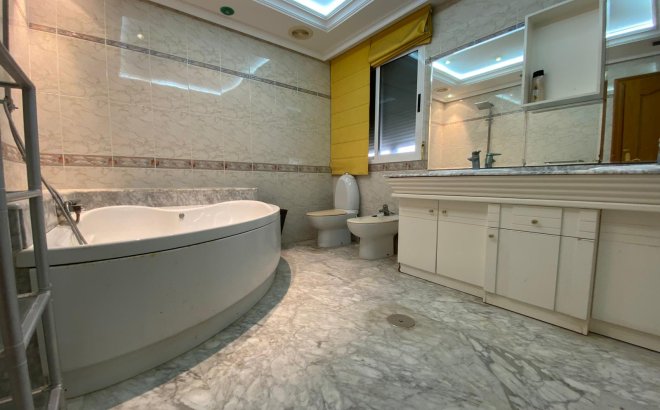 Revente - Penthouse -
Torrevieja - Costa Blanca