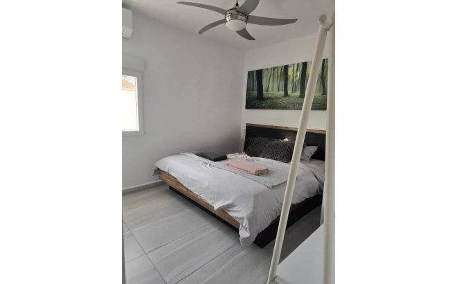 Resale - Villa -
Rojales - Inland