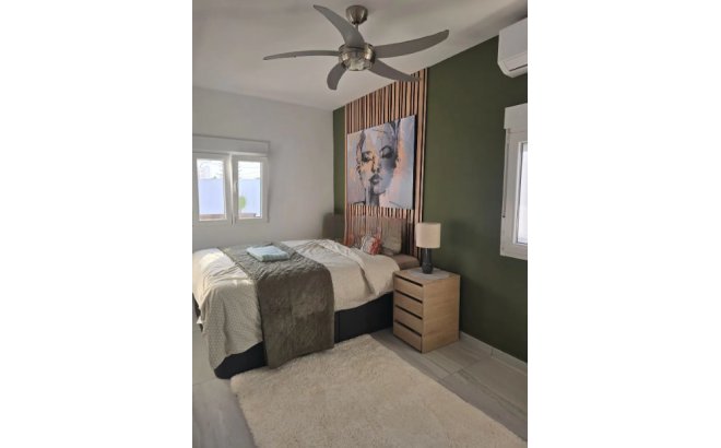 Resale - Villa -
Rojales - Inland