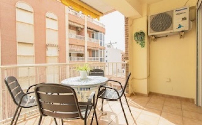 Herverkoop - Appartement -
Torrevieja - Centro-Muelle Pesquero