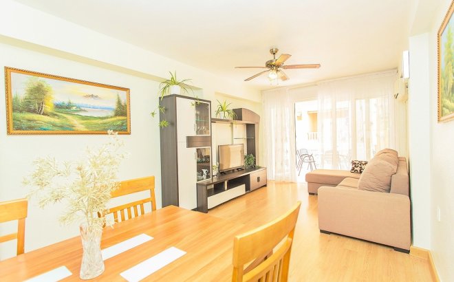 Herverkoop - Appartement -
Torrevieja - Centro-Muelle Pesquero