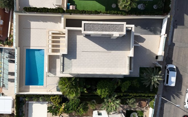 Resale - Villa -
La Zenia - Costa Blanca