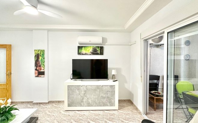 Resale - Apartment -
Torrevieja - Centro