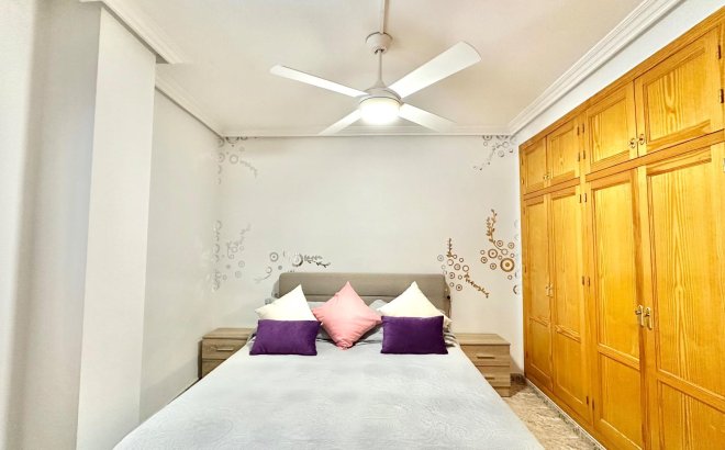 Resale - Apartment -
Torrevieja - Centro