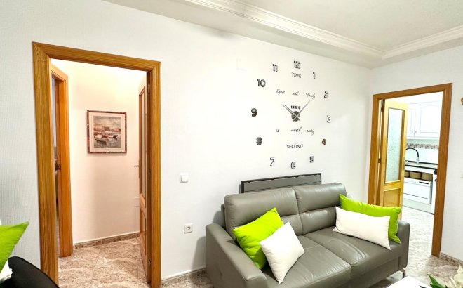 Resale - Apartment -
Torrevieja - Centro
