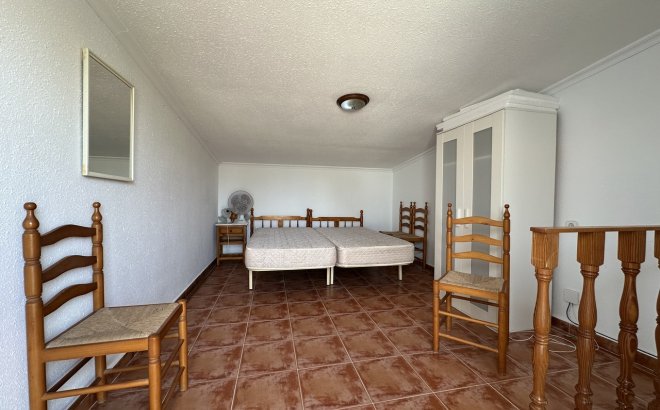 Herverkoop - Dúplex -
La Mata - Costa Blanca