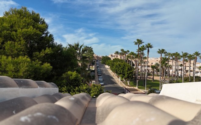 Herverkoop - Dúplex -
La Mata - Costa Blanca