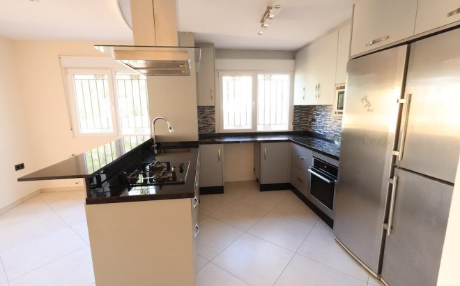 Herverkoop - Villa -
Orihuela Costa - Costa Blanca