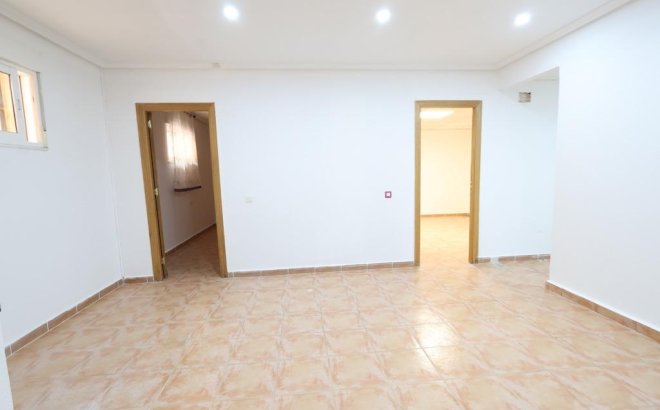 Herverkoop - Villa -
Orihuela Costa - Costa Blanca