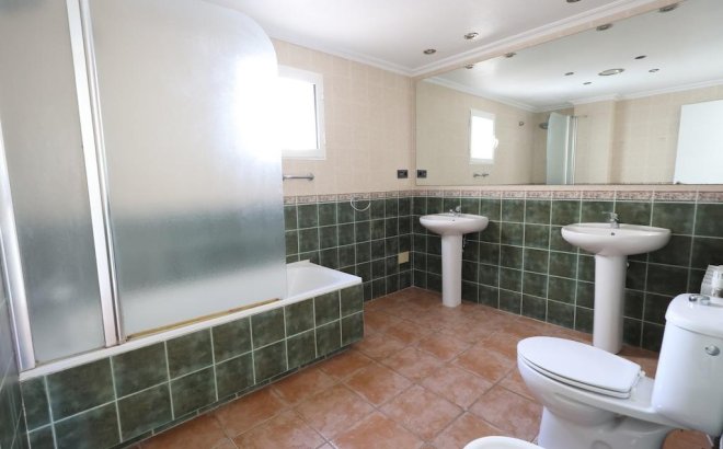 Herverkoop - Villa -
Orihuela Costa - Costa Blanca