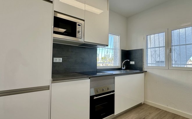 Herverkoop - Bungalow -
Orihuela Costa - Costa Blanca