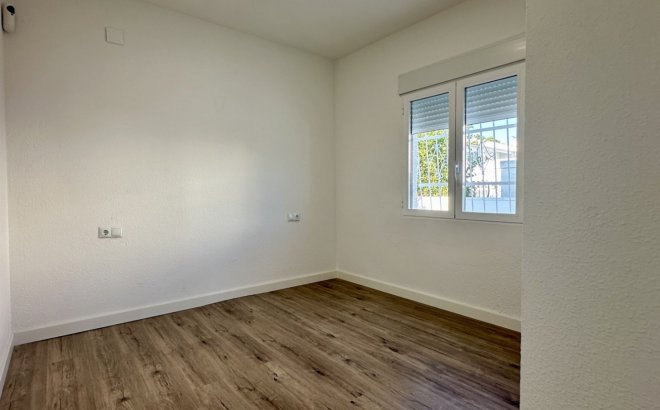 Herverkoop - Bungalow -
Orihuela Costa - Costa Blanca