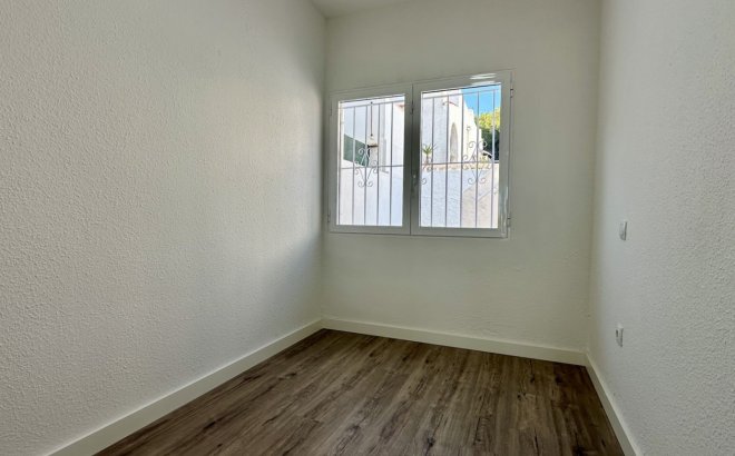 Herverkoop - Bungalow -
Orihuela Costa - Costa Blanca