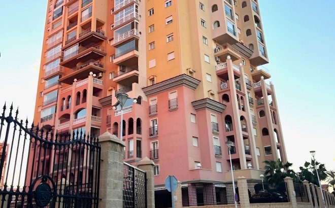 Herverkoop - Appartement -
Torrevieja - Playa de los Locos