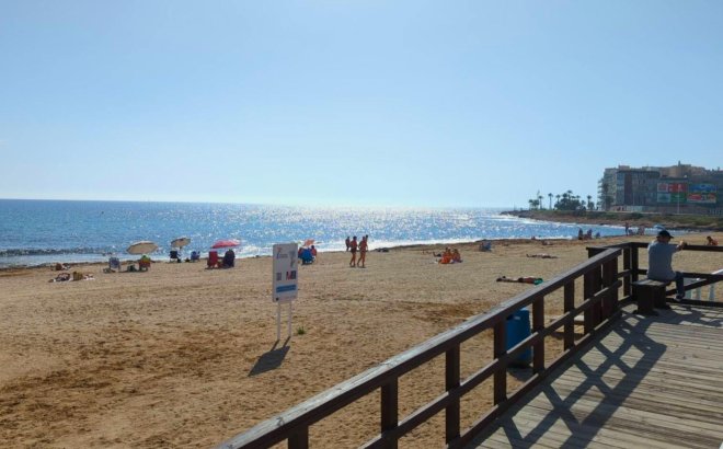 Herverkoop - Appartement -
Torrevieja - Playa de los Locos