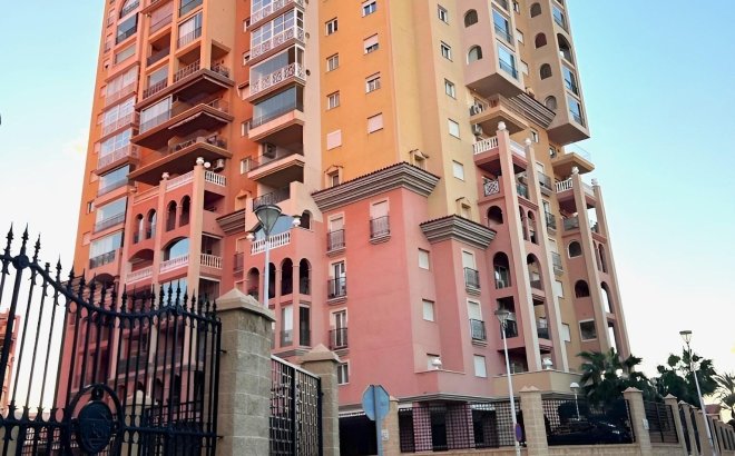 Revente - Appartement -
Torrevieja - Playa de los Locos