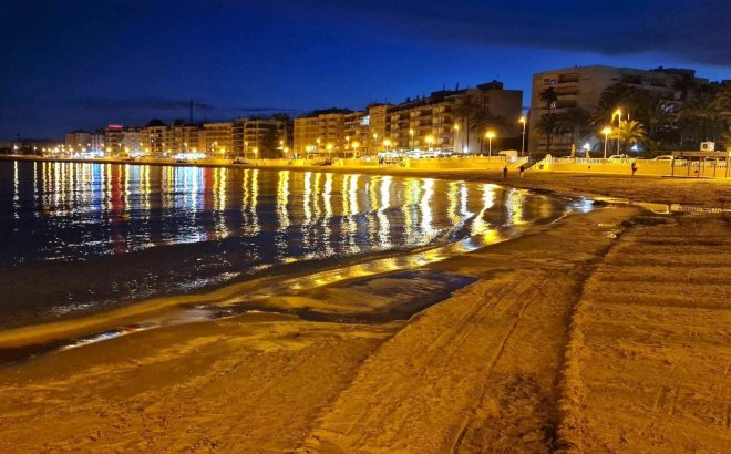 Revente - Appartement -
Torrevieja - Playa de los Locos