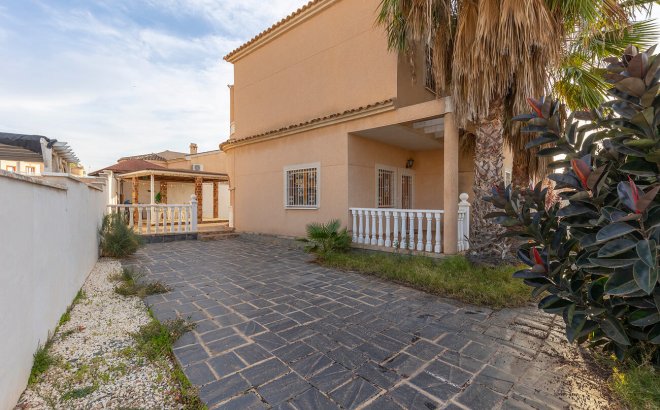 Revente - Villa -
Ciudad Quesada