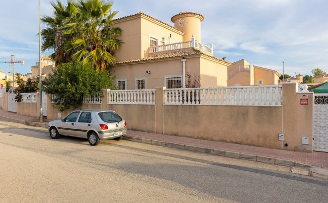 Revente - Villa -
Ciudad Quesada