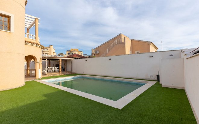 Revente - Villa -
Ciudad Quesada