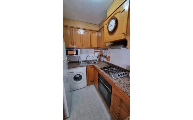 Herverkoop - Appartement -
Torrevieja - Playa del Cura