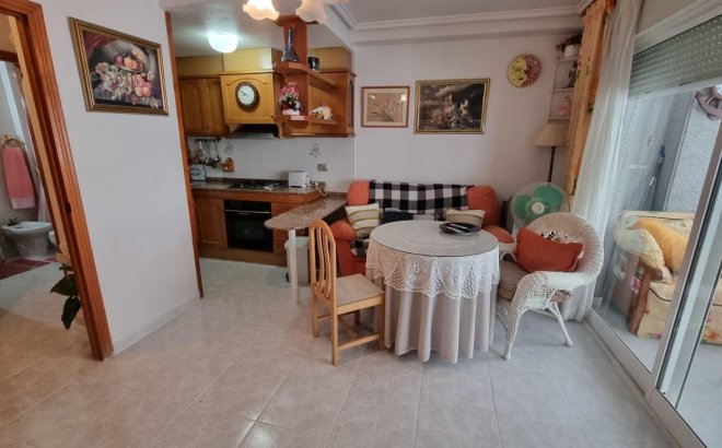 Herverkoop - Appartement -
Torrevieja - Playa del Cura