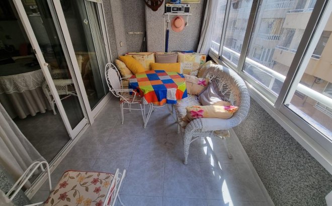Herverkoop - Appartement -
Torrevieja - Playa del Cura