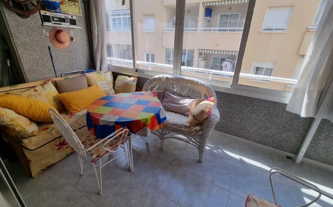 Herverkoop - Appartement -
Torrevieja - Playa del Cura