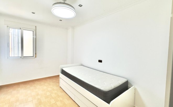 Resale - Apartment -
Torrevieja - Centro