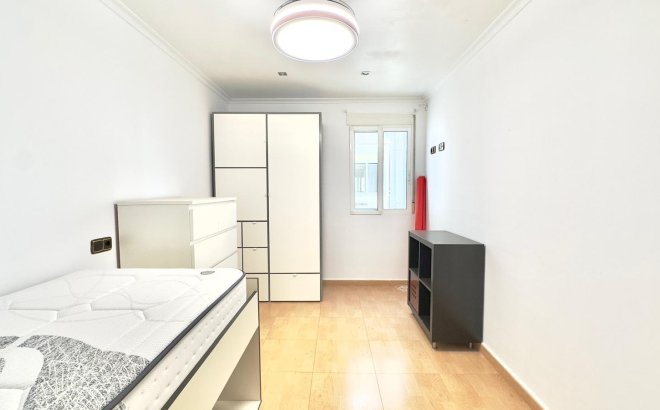 Resale - Apartment -
Torrevieja - Centro