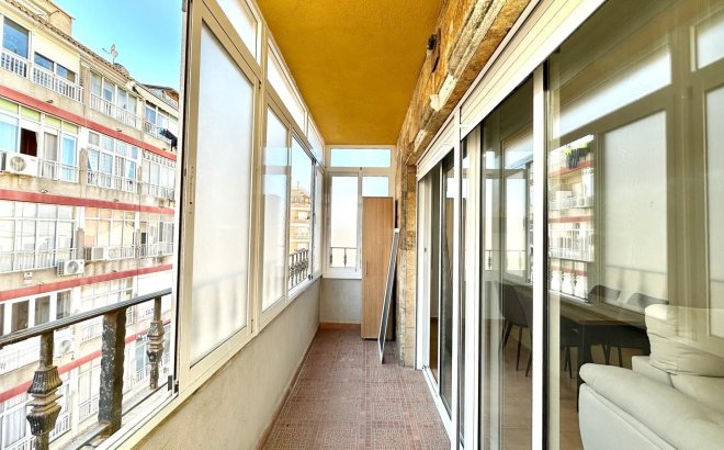 Resale - Apartment -
Torrevieja - Centro