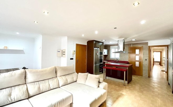 Resale - Apartment -
Torrevieja - Centro