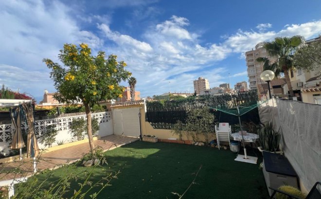 Herverkoop - Town House -
Torrevieja - Calas Blanca