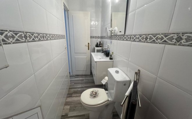 Herverkoop - Town House -
Torrevieja - Calas Blanca