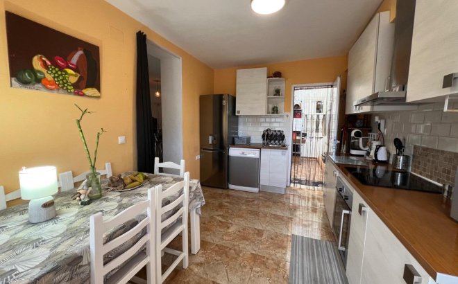 Herverkoop - Town House -
Torrevieja - Calas Blanca