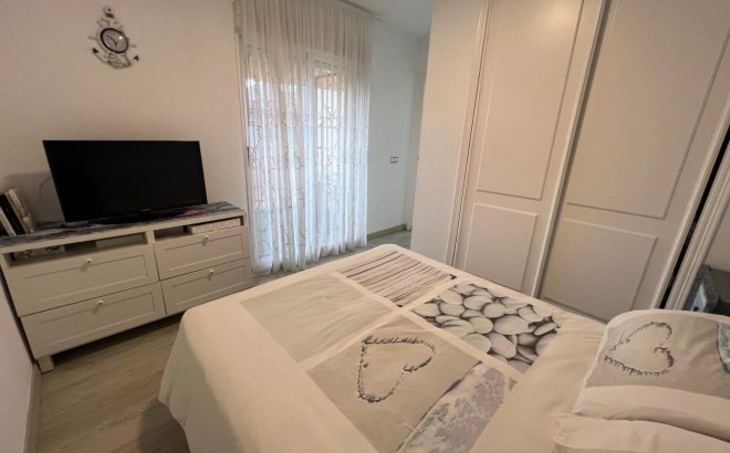 Herverkoop - Town House -
Torrevieja - Calas Blanca